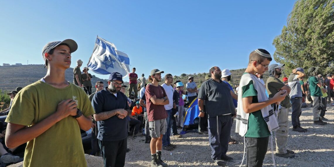 في استطلاع للرأي بإسرائيل: معظم الاسرائيلين يؤيدون الهجوم على إيران