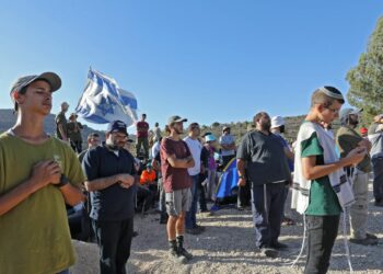 في استطلاع للرأي بإسرائيل: معظم الاسرائيلين يؤيدون الهجوم على إيران