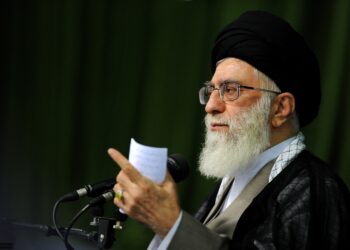 ايران/اسرائيل: علي خامنئي يدعو الائيرانيين الى المواصلة بقوّة