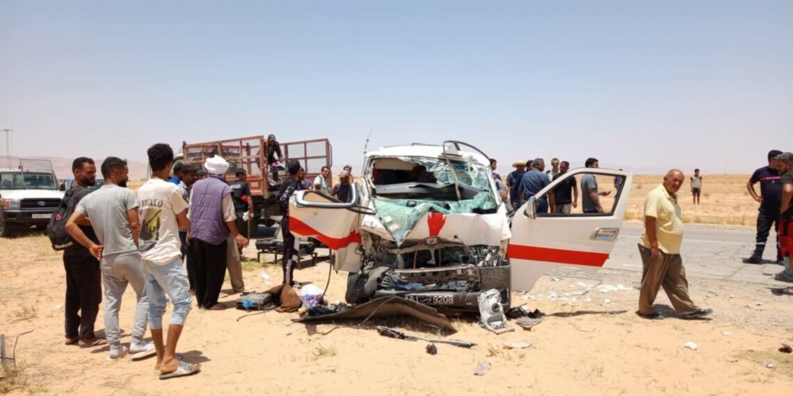 منزل الحبيب-قابس: اصطدام بين سيارة وشاحنة يخلف 9 اصابات