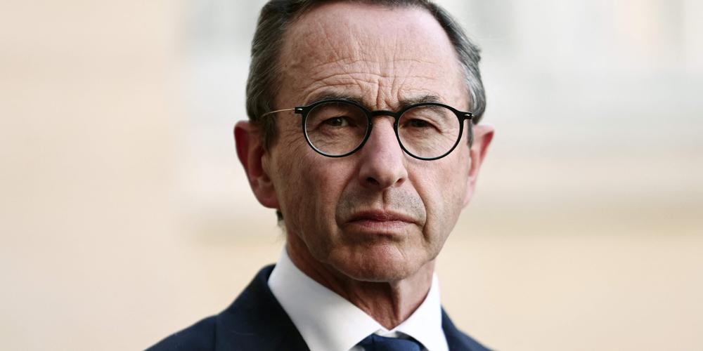 وزير الداخلية يتصل بنظيره الفرنسي و”يشجب” جريمة قتل تونسي يقيم بفرنسا