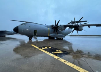 فرنسا ترسل طائرة عسكرية لإجلاء مواطنيها من اسرائيل