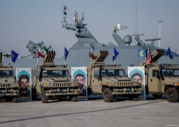 إيران: الحرس الثوري يهدد باستهداف المصالح الامريكية