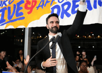 زهران ممداني.. مسلم اشتراكي ومؤيد لفلسطين يقترب من منصب عمدة نيويورك