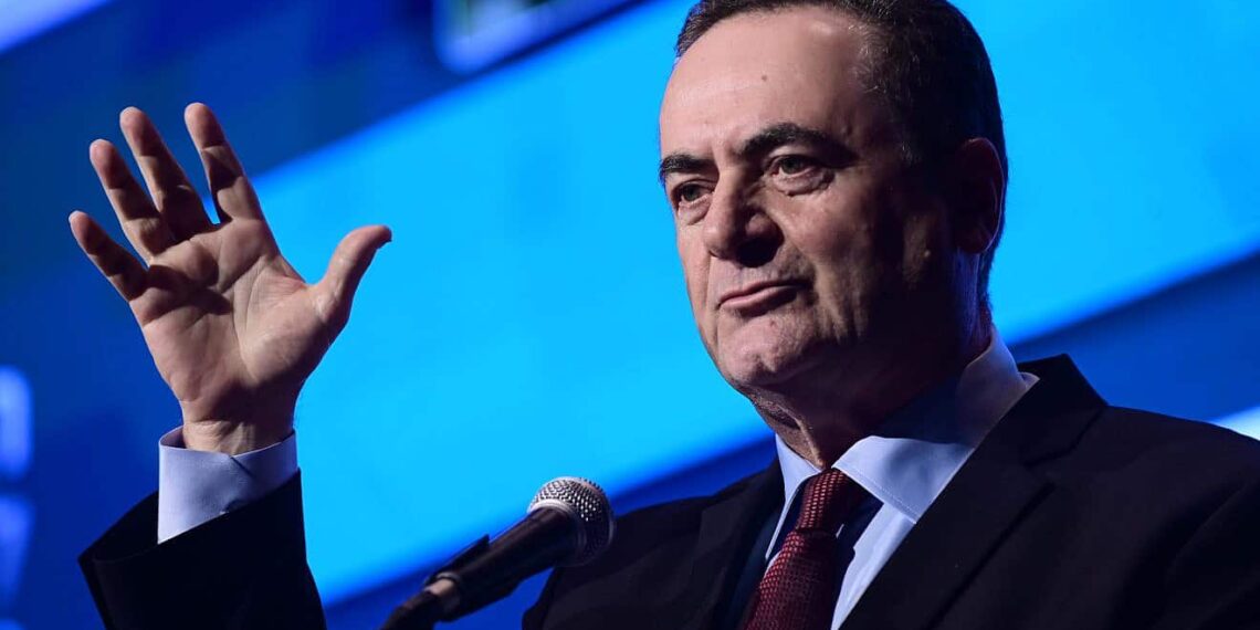 وزير الدفاع الإسرائيلي: “لا يمكن السماح لعلي خامنئي بالبقاء حيًّا