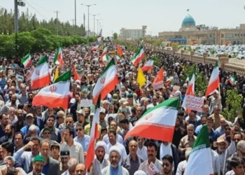 إيران: حضور “ملحمي” لصلاة الجمعة وخروج في مسيرات حاشدة