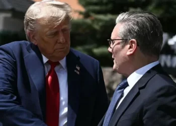 ايران/اسرائيل: رئيس الوزراء البريطاني يطالب ترامب بالتراجع عن   القيام بعمل عسكري