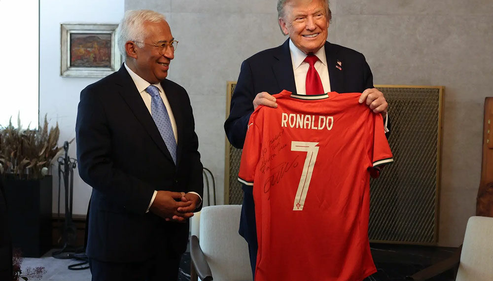 كريستيانو رونالدو يهدي قميصه لدونالد ترامب…”من اجل السلام”