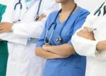 الأطباء الشبان يواصلون تحركاتهم…ويلوّحون بالانسحاب من المستشفيات