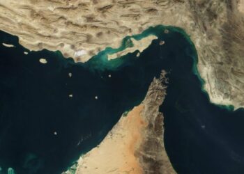 ايران/ اسرائيل: ثلاث ناقلات نفط تغيّر مسارها عن مضيق هرمز