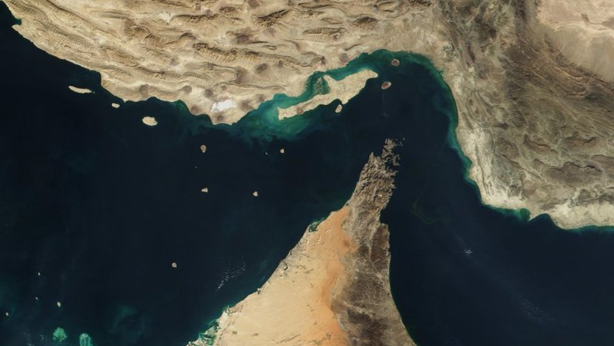 ايران/ اسرائيل: ثلاث ناقلات نفط تغيّر مسارها عن مضيق هرمز