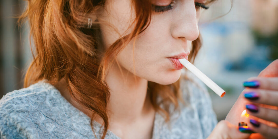 سيتمّ منعه في جميع الأماكن العامة…فرنسا تعلن حربا على التدخين