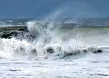 وفايات وغرق: الحماية تحذّر من السباحة حاليا اثناء هبوب الرياح