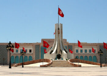 العاصمة: بلدية تونس تدعو أصحاب المحلّات المفتوحة للعموم إلى الالتزام بالتراتيب