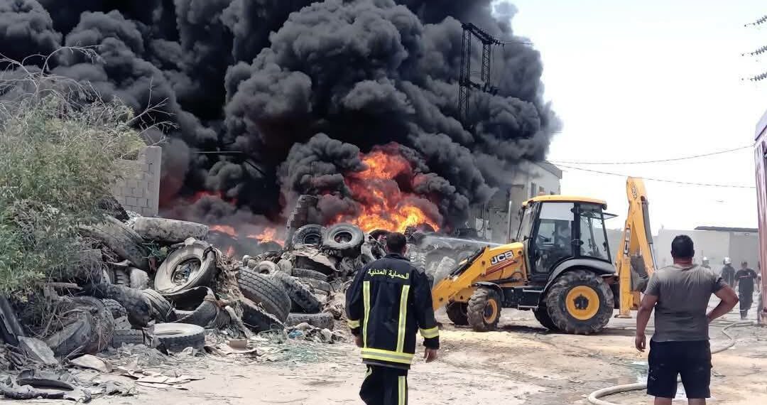 بوشمة-قابس: حريق هائل بمستودع العجلات المطاطية المستعملة
