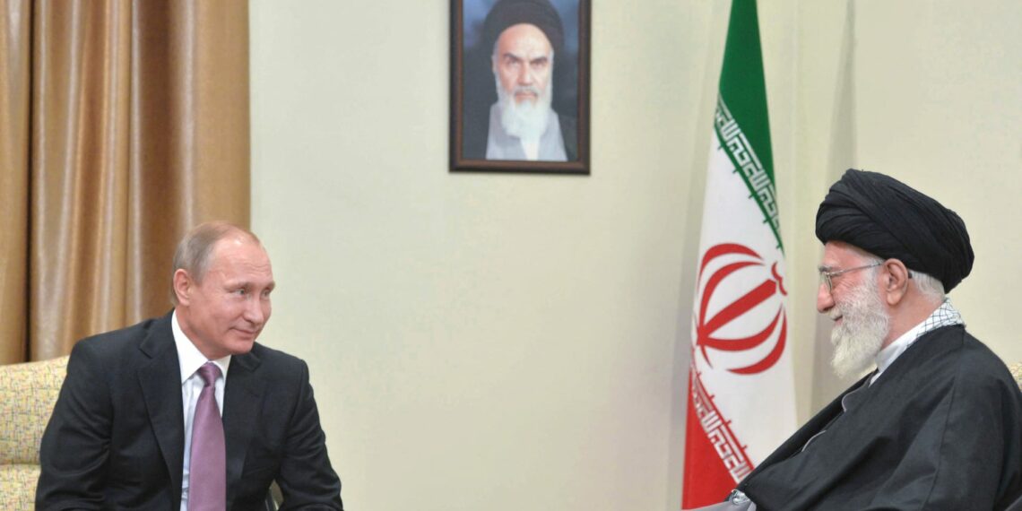 روسيا وإيران تكذّبان مزاعم “أكسيوس” حول دعوة بوتين طهران إلى عدم تخصيب الأورانيوم