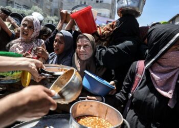 //غزة: “الاونروا” لديها مخزون غذائي يكفي سكان القطاع 3 اشهر..والناس يموتون جوعا.