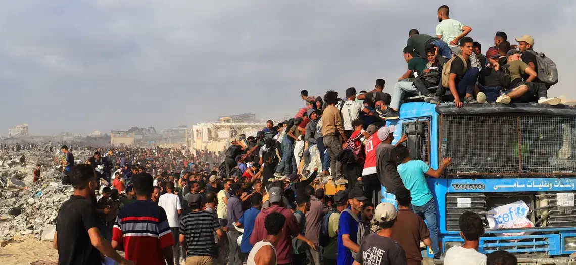 غزة-مباشر: استشهاد 800 شهيد اثناء محاولتهم الحصول على مساعدات خلال الستة أسابيع الماضية