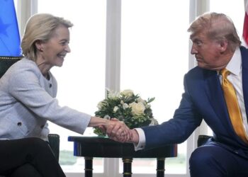 امريكيا-الاتحاد الاوروبي: ترامب يفرض رسوم جمركية بنسبة 15%