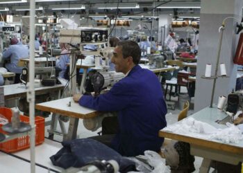 اقتصاد: عائدات صادرات الملابس تتراجع ب 3℅ الى موفّى ماي