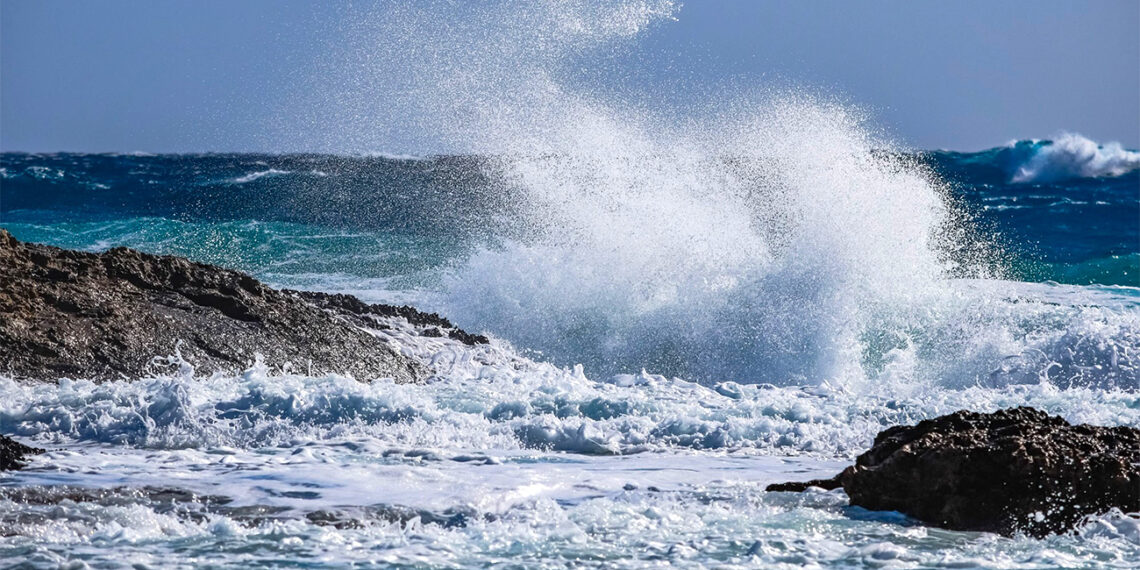الطقس: بداية انخفاض في درجات الحرارة…والسباحة ممنوعة بداية من اليوم
