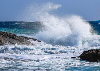 الطقس: بداية انخفاض في درجات الحرارة…والسباحة ممنوعة بداية من اليوم