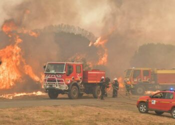 جنوب فرنسا: حريق ضخم يلتهم 4500 هكتار من النبتتات