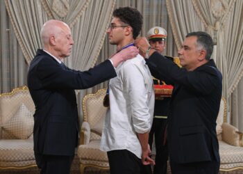 رئيس الجمهورية يمنح احمد الجوادي الصنف الأول من الوسام الوطني للإستحقاق في قطاع الرياضة