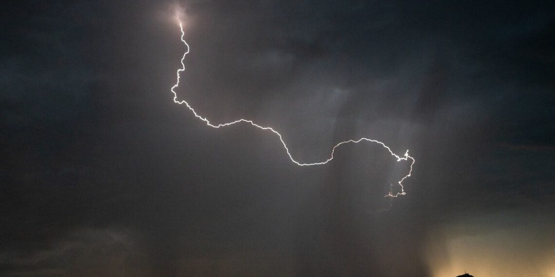 الطقس الليلة: أمطار غزيرة بالوسط والجنوب والشمال الغربي