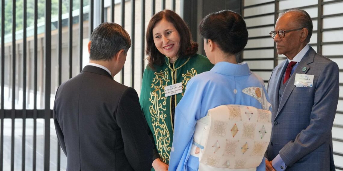 طوكيو-اليابان: رئيسة الحكومة تلتقي امبراطور وامبراطورة اليبان