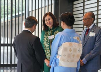 طوكيو-اليابان: رئيسة الحكومة تلتقي امبراطور وامبراطورة اليبان