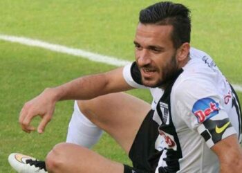 كرة القدم: الصفاقسي يعلن تعاقده مع لاعبه السّابق علي معلول