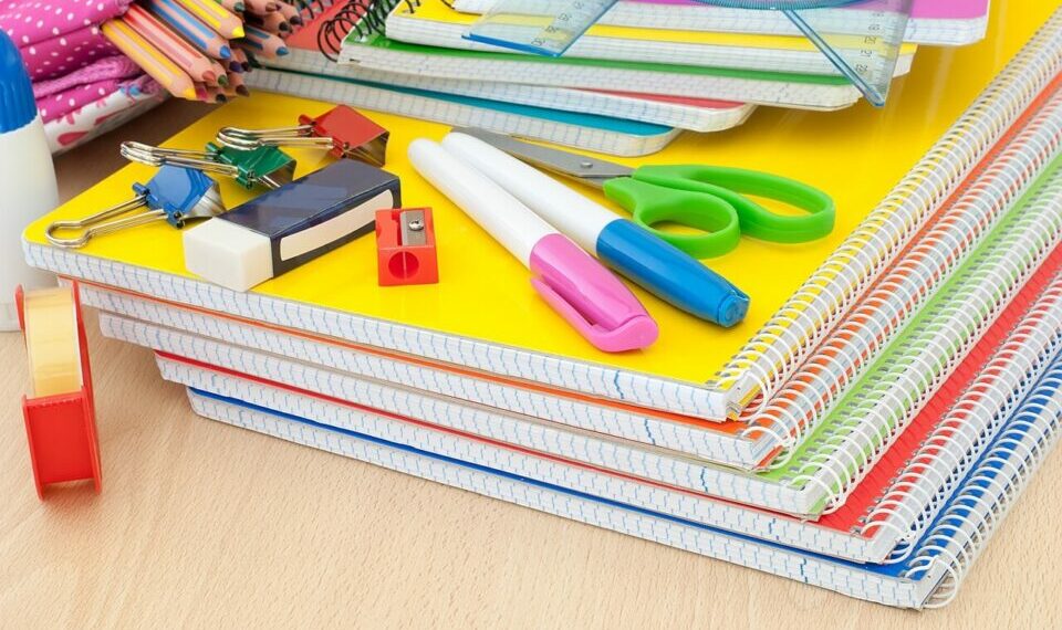 “إرشاد المستهلك”: دعوة إلى توحيد قوائم مستلزمات الأدوات المدرسية على كامل تراب الجمهورية