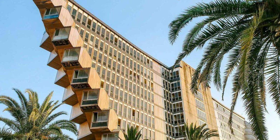 هدم “نزل البحيرة” جريمة…يجب إيقافها قبل تنفيذها