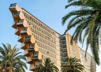 هدم “نزل البحيرة” جريمة…يجب إيقافها قبل تنفيذها