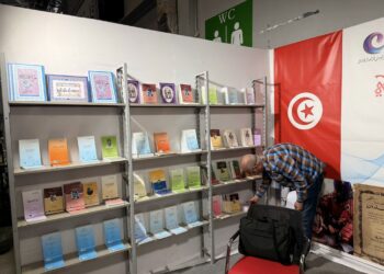 إشارات أحمد الحمروني: شؤون ثقافيّة