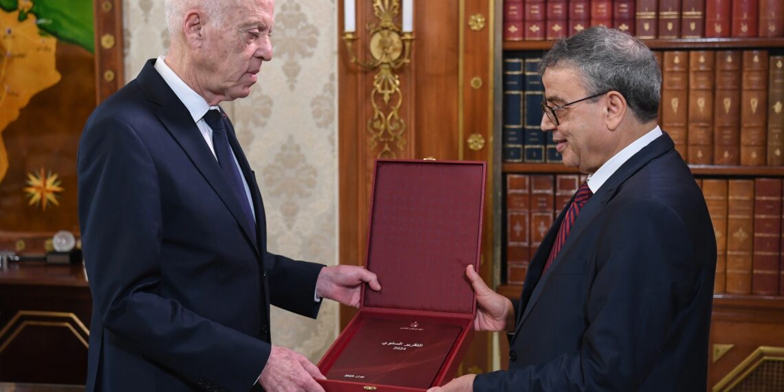 رئيس الجمهورية يشدد على ضرورة تجاوز الصعوبات لإنجاز المشاريع المعطلة خاصة منها المتعلقة بالبنية التحتية