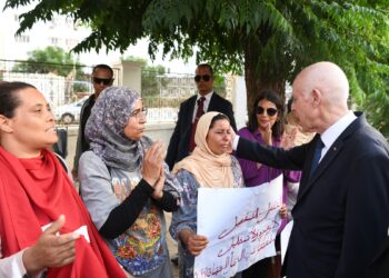 رئيس الدولة يجري حوارا مباشرا مع الدكاترة المعتصمين ويتعهد بايجاد حلول منصفة تضمن لهم حقهم في التشغيل