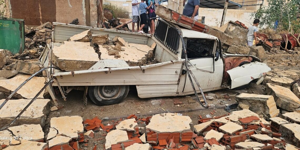 سيدي بوزيد: عاصفة تتسبب في سقوط سور معمل قديم وفي أضرار مادية