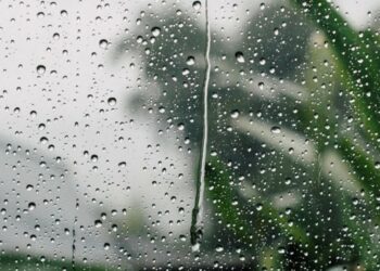 الطقس الليلة: أمطار بالمناطق الغربيّة للوسط وحرارة بين 22 و33