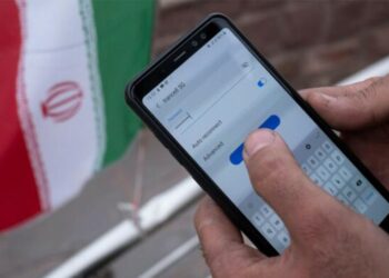 “نيويورك تايمز”: استخدام حرّاس الأمن للهواتف الجوّالة أوصل المخابرات الإسرائيلية إلى القادة والعلماء النوويين الإيرانيين