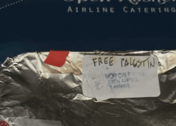 اسبانيا- الخطوط الجوية: تقديم وجبات لمسافرين يهود كتبت عليها” الحرية لفلسطين”