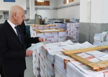 رئيس الجمهورية في زيارة غير معلنة للمركز الوطني البيداغوجي: توزيع الكتب المدعّمة حق للتلاميذ وليس منّة من أحد