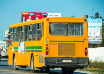 تونس العاصمة: إيقاف الشاب الذى عمد الى تهشيم بلّور الحافلة