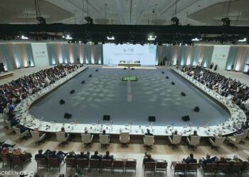 في مسودّة القمّة العربيّة الإسلاميّة: تحذير من أن هجمات اسرائيل “تهدد الجهود الرامية إلى تطبيع العلاقات في المنطقة”