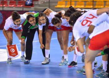 كرة اليد-بطولة امم إفريقيا: منتخب الصّغريات يمر إلى انصف النهائي ويضمن  تأهّله لبطولة العالم