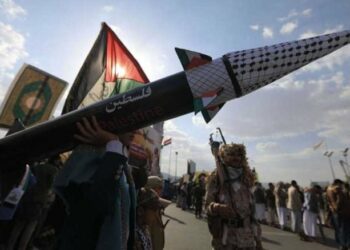 بصاروخ فرط صوتي ومسيّرتين : الحوثيون ينفّذون ضربات ضدّ “أهداف حساسة” في اسرائيل