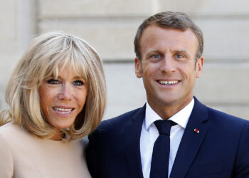 لإثبات أن بريجيت إمرأة: الرئيس الفرنسي وزوجته بريجيتوماكرون سيقدّمان الأدلّة أمام المحكمة