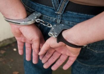 سيدي بوسعيد: الإحتاظ زبشاب أشهر سلاحا ناريا مزيّفا على أمنيين