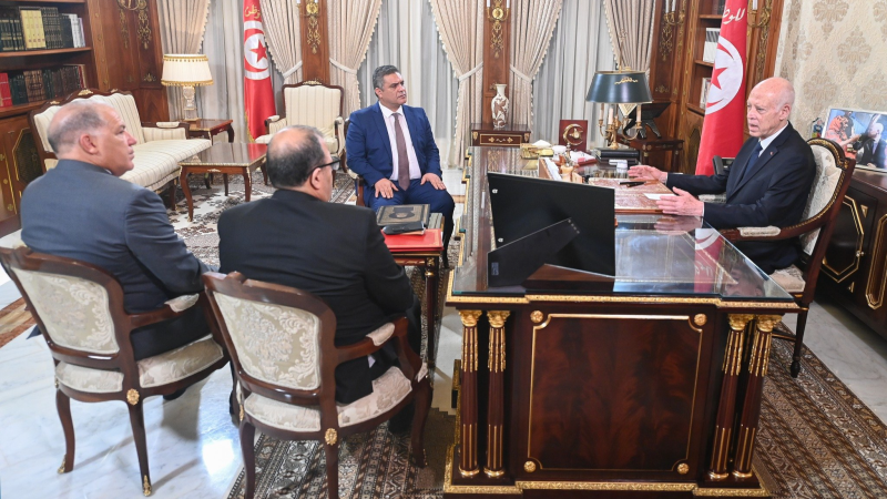 رئيس الجمهورية يدعو إلى مزيد تأمين محيط المدارس والمعاهد ومقاومة تجّار المخدّرات